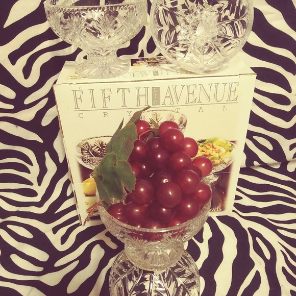 Fifth Avenue "Portico" Lead Crystal Foot Bowls - Picture 6 of 8